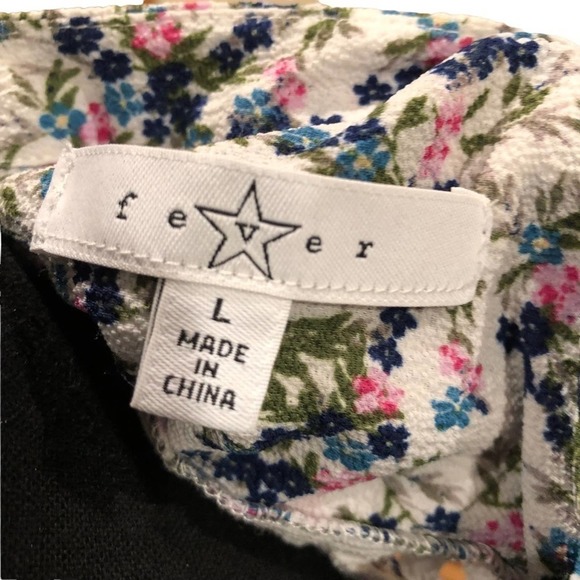 Fever Top  with Bell Sleeve Crochet Detail Small Floral Print Size Large - Picture 7 of 8